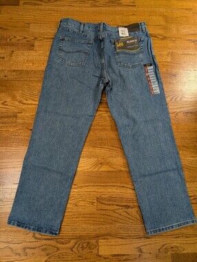 Lee Men's Relaxed Fit Straight Leg Jeans Medium Wash Denim Size 38X30 NWT